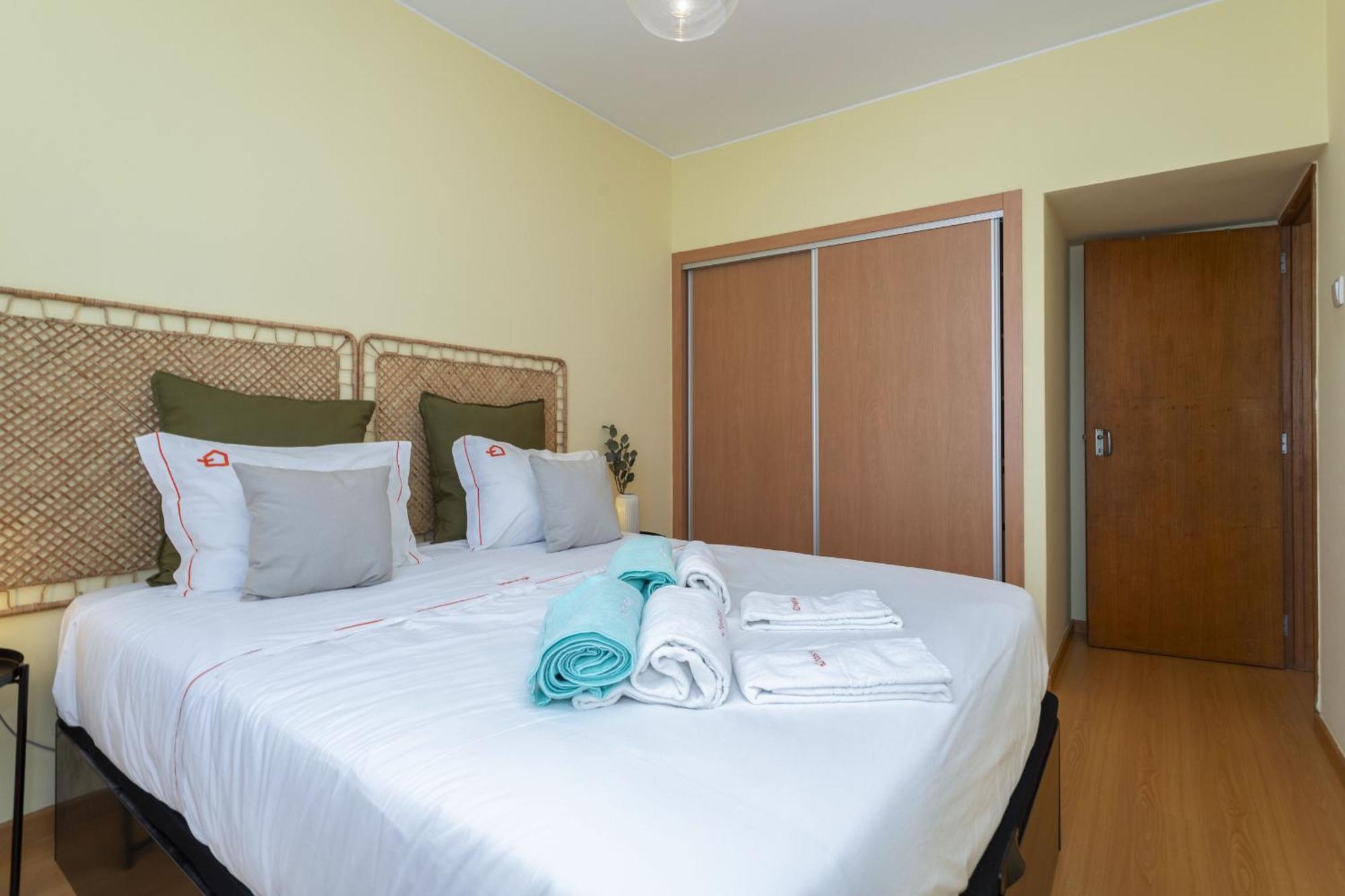 New! Quarteira Sea View Apartment Luaran gambar
